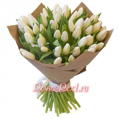 Букет белых тюльпанов в крафте